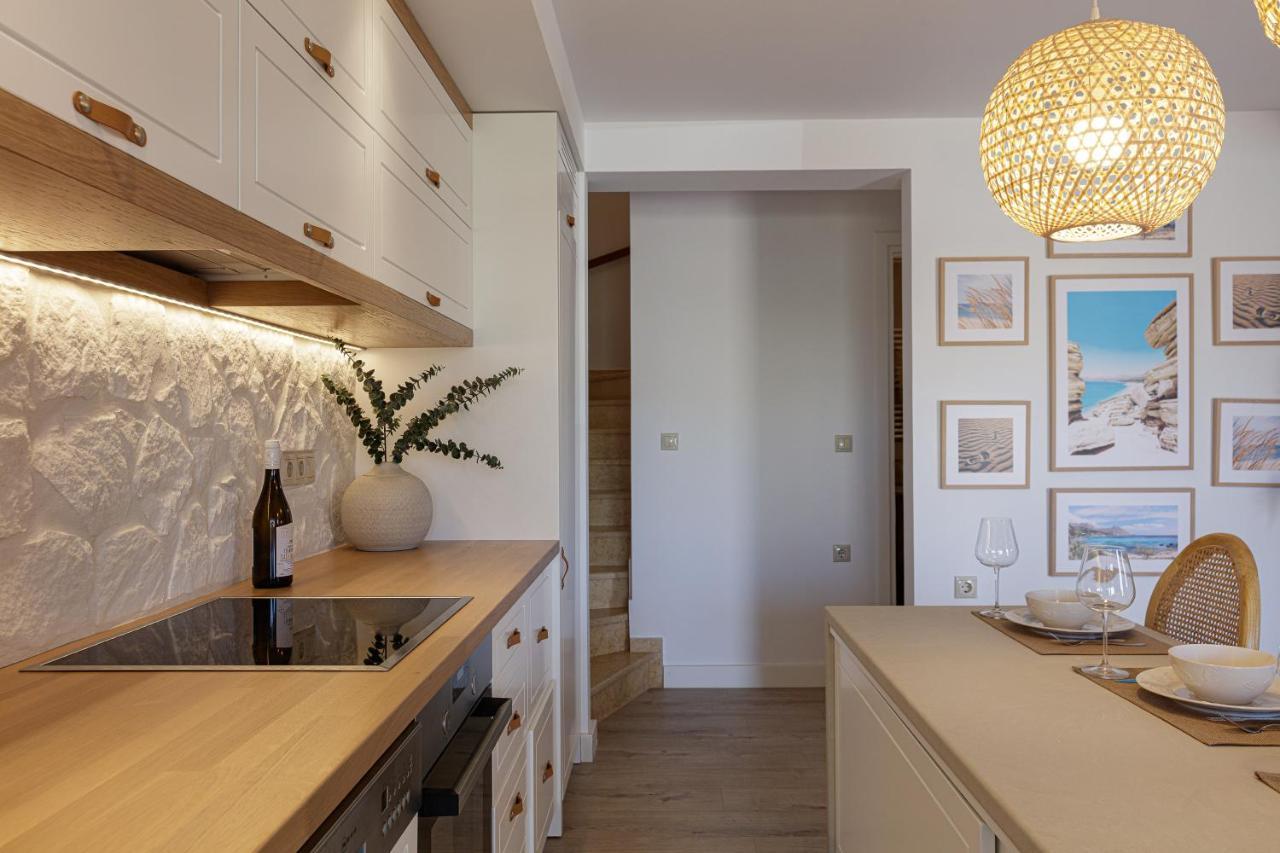 Villa Seashell -Wonderful Newly Renovated Villa On The Beach Galatás Eksteriør billede
