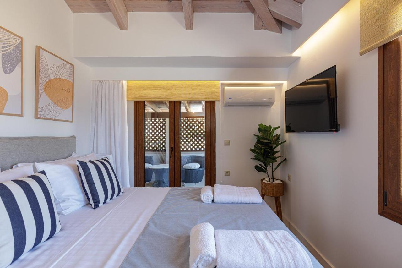 Villa Seashell -Wonderful Newly Renovated Villa On The Beach Galatás Eksteriør billede