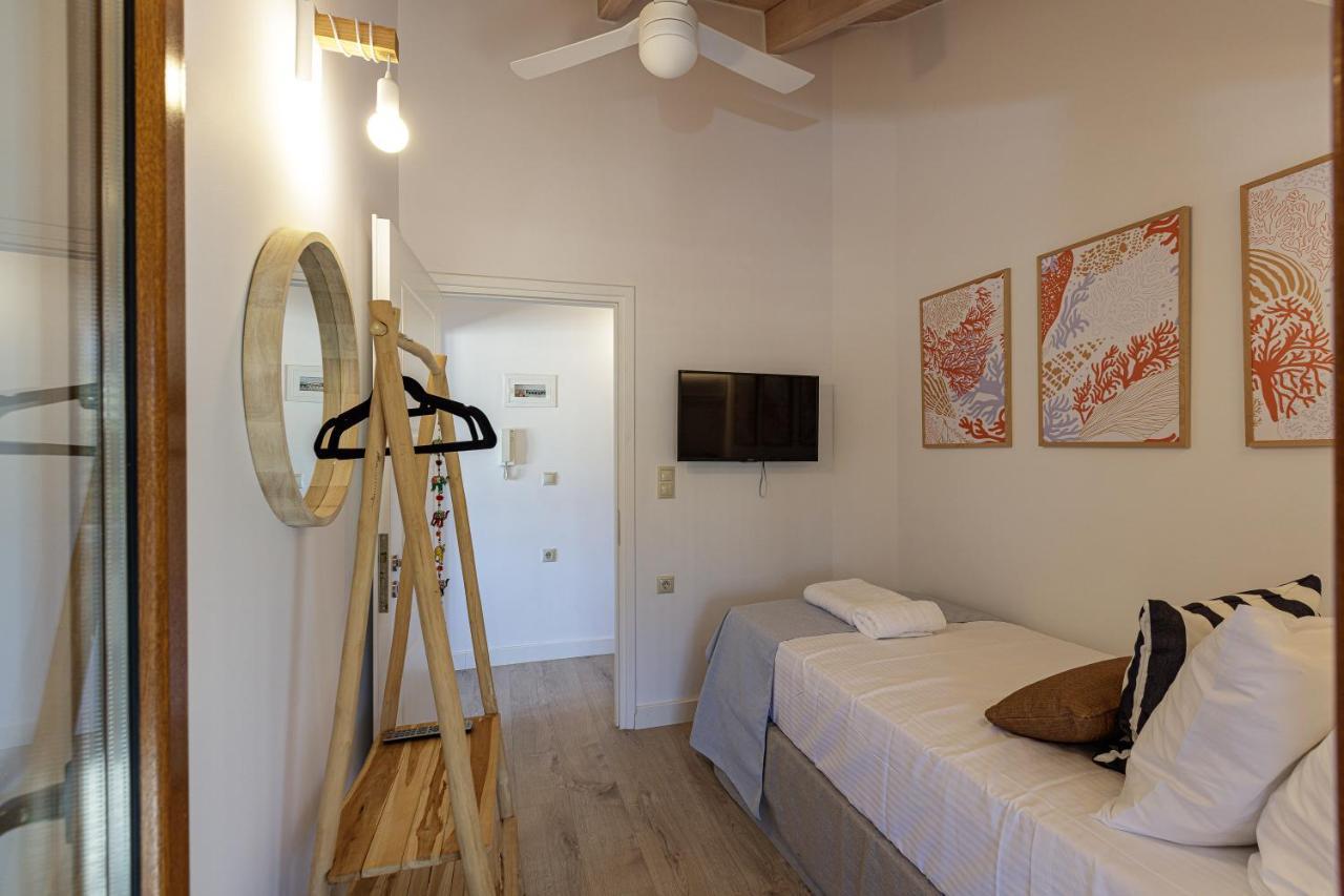 Villa Seashell -Wonderful Newly Renovated Villa On The Beach Galatás Eksteriør billede