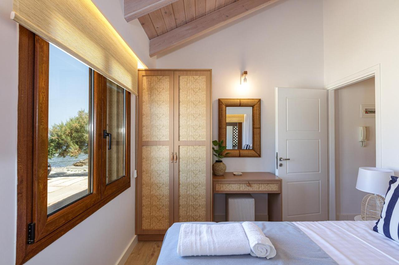 Villa Seashell -Wonderful Newly Renovated Villa On The Beach Galatás Eksteriør billede
