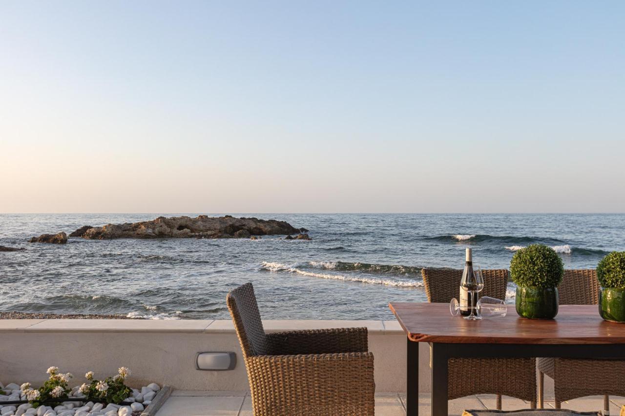 Villa Seashell -Wonderful Newly Renovated Villa On The Beach Galatás Eksteriør billede